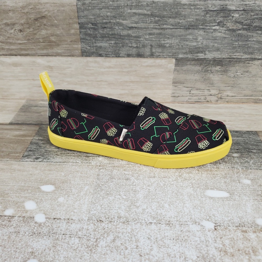 Toms Classic Womens Flat Sz 6.5 Black Late Night Food Print Canvas Slip On Shoes